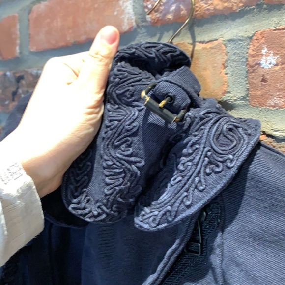 Beautiful fashionable high quality embroidered jacket with design puffy sleeves - Picture 8 of 15